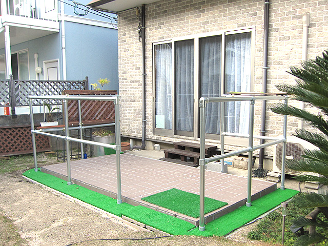 ベランダ廻りに布団干し場を作成しました